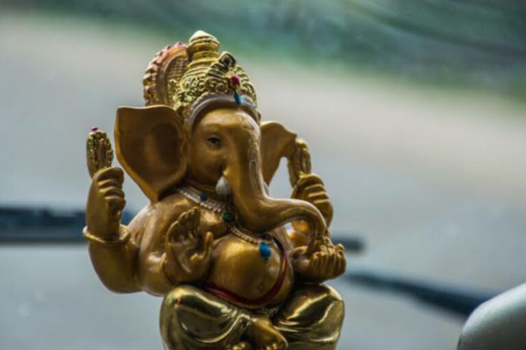 Ganesh chaturthi Puja: गणेश चतुर्थीच्या दिवशी अशी करा पूजा सर्व कष्ट दूर होतील.